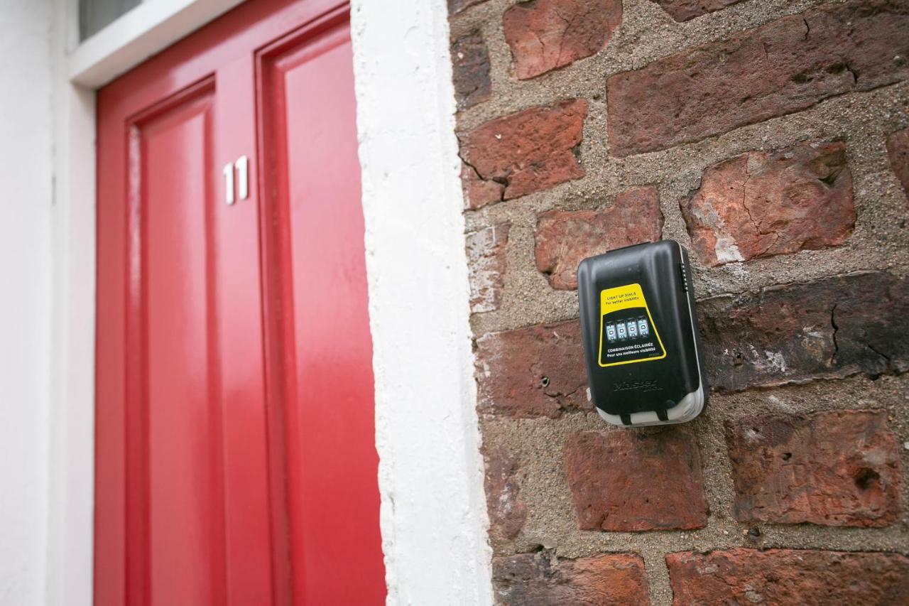 11 College Place North Belfast Exterior photo